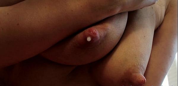  Girl so horny her tits drip milk by themselfs www.myclearsky.livemyclearsky